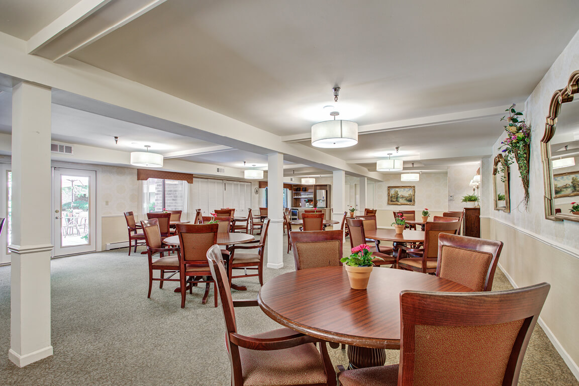 Assisted and Independent Living Dining Room Brookfield, WI