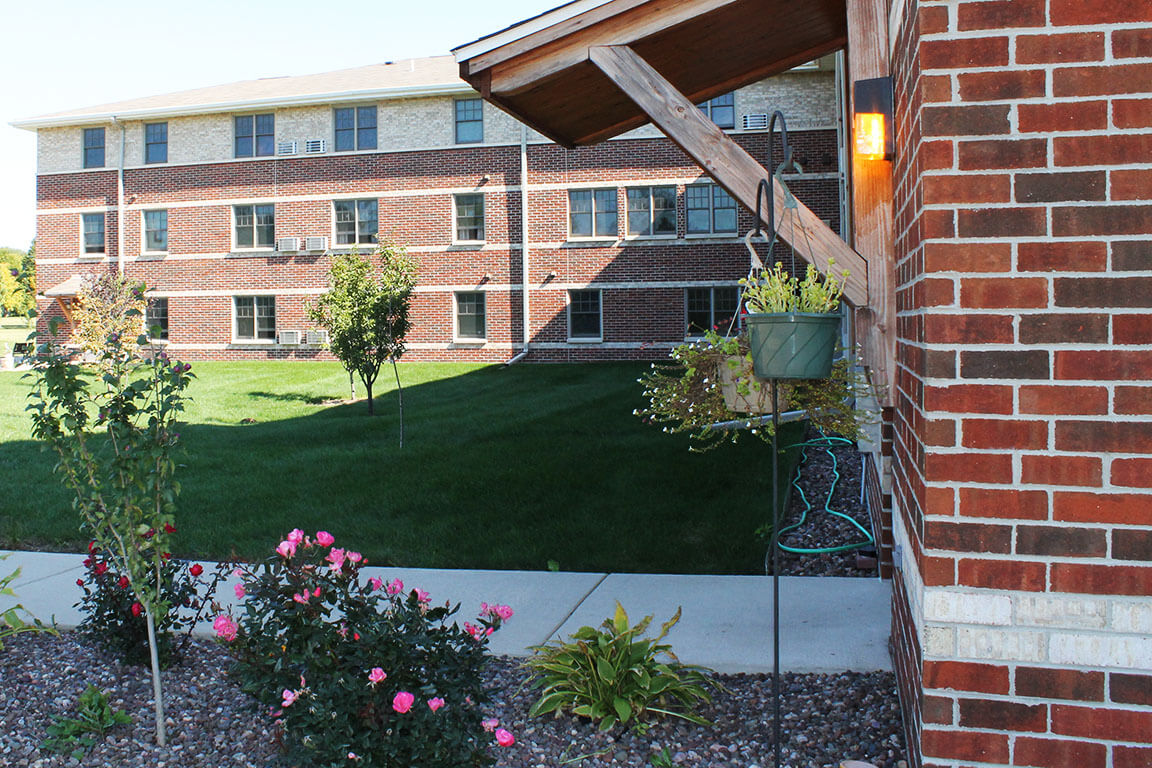 Three Oaks Circle Independent Living Garden